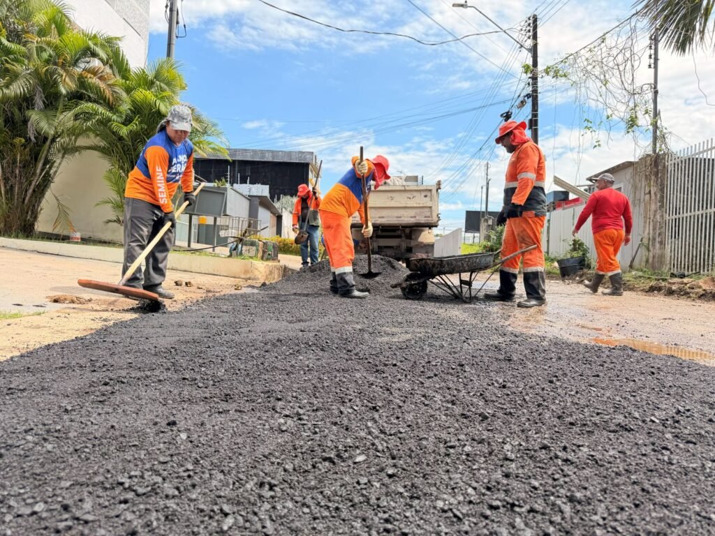 Prefeitura-de-Manaus-avanca-com-recapeamento-no-bairro-Flores-e-reforca-mobilidade-e-seguranca-na-zona-Centro-Sul-3